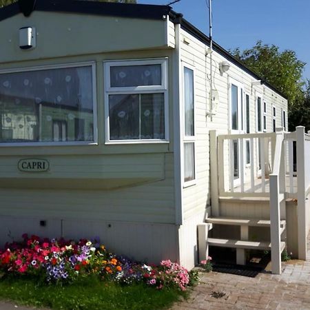 Caravan 8 Berth With Private Fishing Hotel Lincoln Bagian luar foto