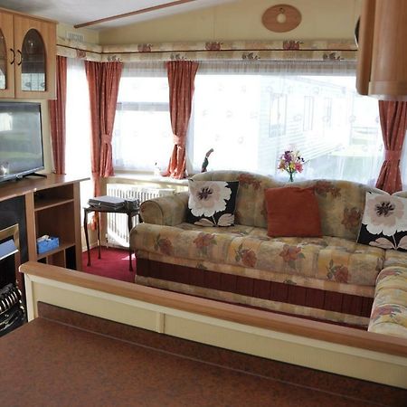 Caravan 8 Berth With Private Fishing Hotel Lincoln Bagian luar foto