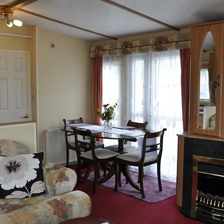 Caravan 8 Berth With Private Fishing Hotel Lincoln Bagian luar foto