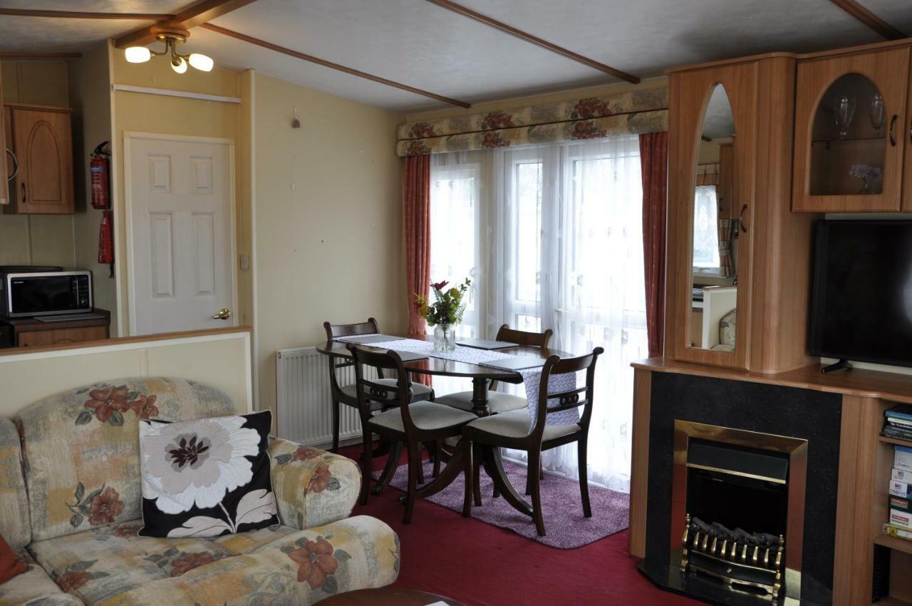 Caravan 8 Berth With Private Fishing Hotel Lincoln Bagian luar foto